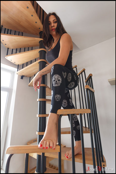 Sexy-Joy-barefoot-on-the-stairs-01